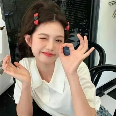 甜宠漫改剧《女神降临》车银优文佳煐：丑小鸭靠化妆变身校花，两大男神神仙打架