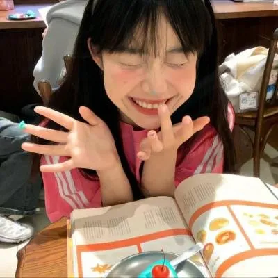 【校园大逃杀】《金字塔游戏》全集未删减：财阀高中的残酷等级投票，转学生硬刚反霸凌