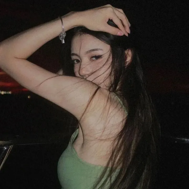 甜宠漫改剧《女神降临》车银优文佳煐：丑小鸭靠化妆变身校花，两大男神神仙打架